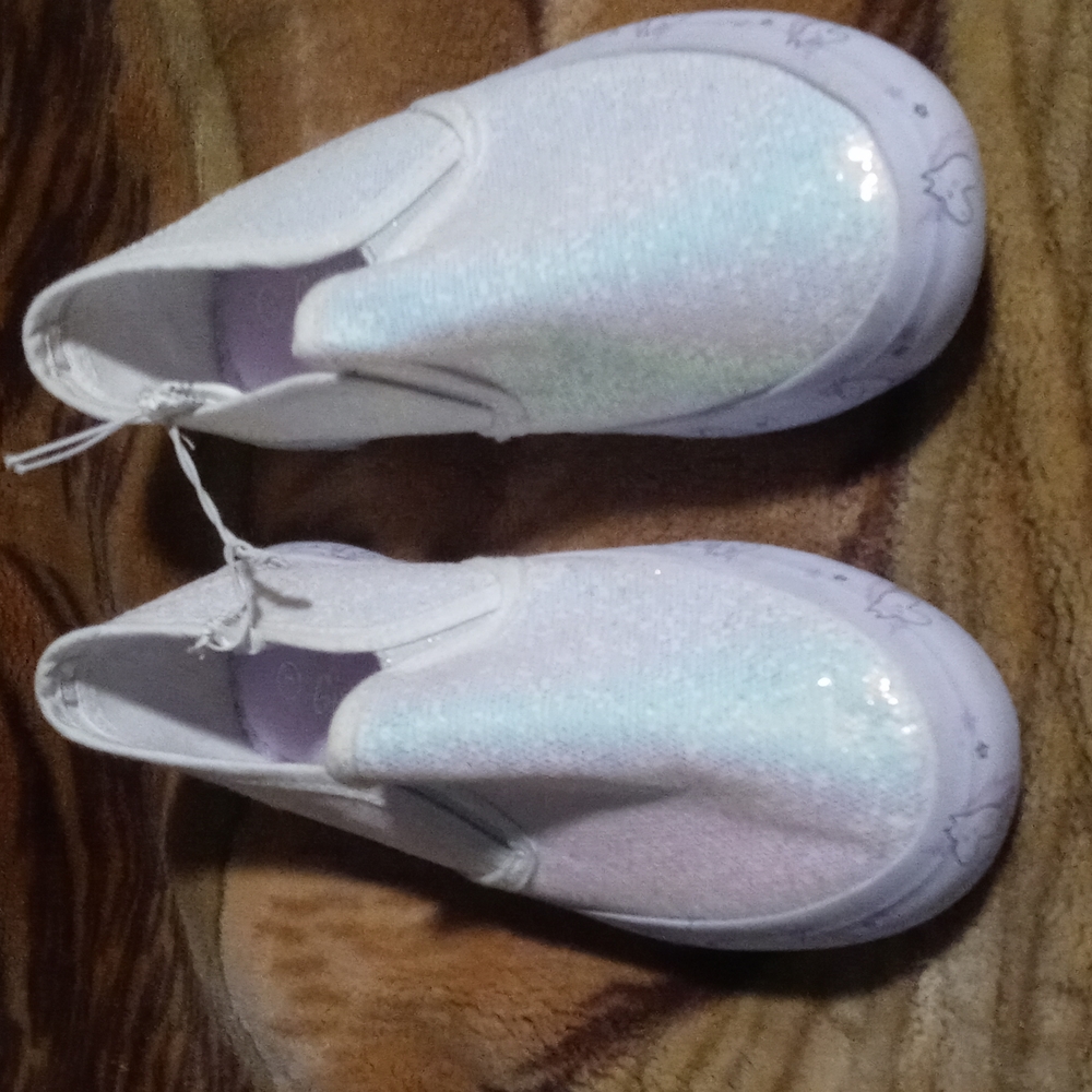 Girls shoes
